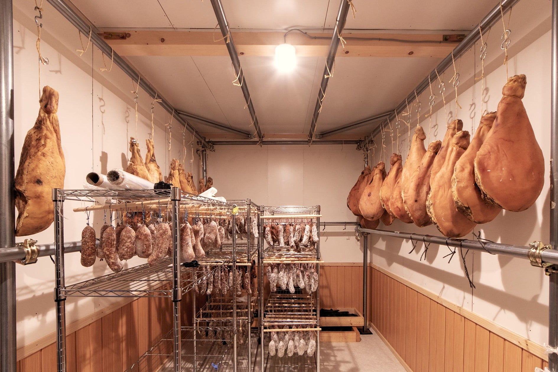 【飲み比べ】Symn-シン- 白Bold&Low2本セット×北海道ペアリング3点セット(熟成生ハム/No1チーズ/クラッカー)