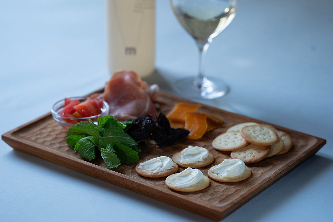 【飲み比べ】Symn-シン- 白Bold&Low2本セット×北海道ペアリング3点セット(熟成生ハム/No1チーズ/クラッカー)